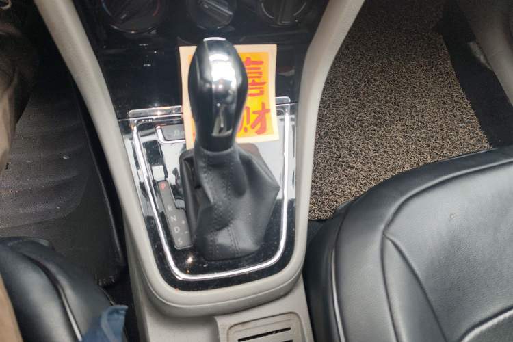 Used Volkswagen Bora 2014 1.6L Automatic Fashion Model