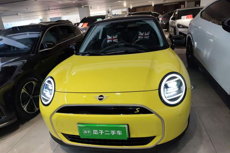 Used MINI Electric COOPER 2024 452km COOPER SE Artist Front