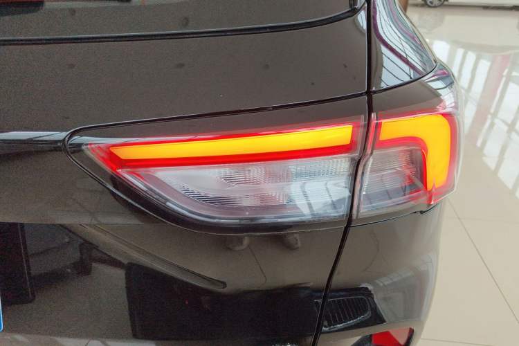 Used Ford Escape 2024 EcoBoost 245 Two-Wheel-Drive Comfort Edition