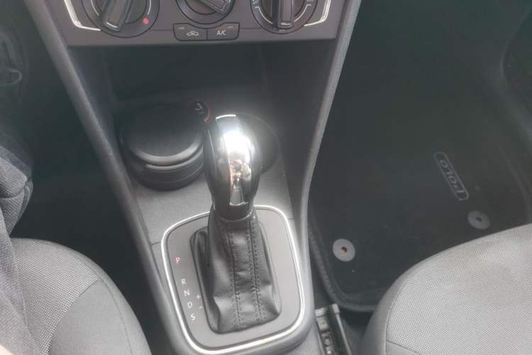 Used Volkswagen Polo 2014 1.6L Automatic Comfort Edition
