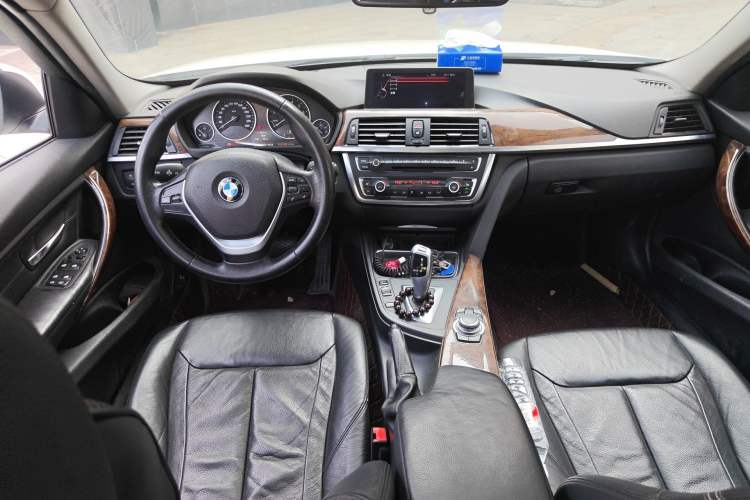 Used BMW 3 Series 2013 320Li Luxury Design Package
