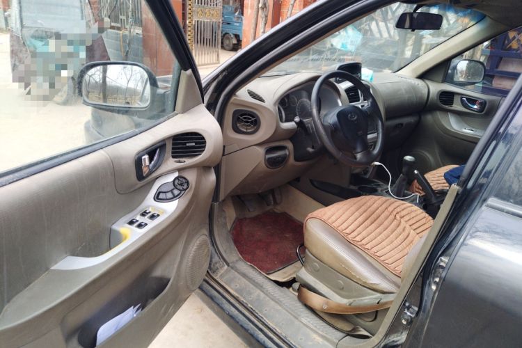 Used Huatai Santa Fe Classic 2012 2.0L Gasoline Manual Two-Wheel Drive Navigation Edition Driver Seat