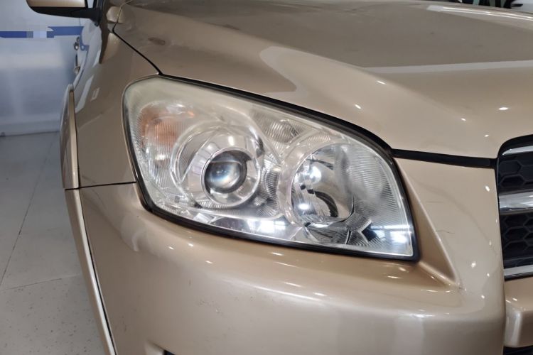 Used Toyota RAV4 2009 2.4L Automatic Luxury Edition Right Front Headlight