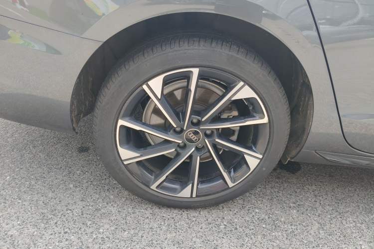 Used Audi A4L 2023 40 TFSI Luxury Dynamic Model
