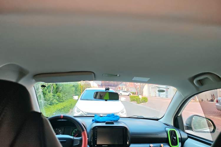 Used Roewe Clever 2021 302 km New Four-Seater Super-Efficient Version
