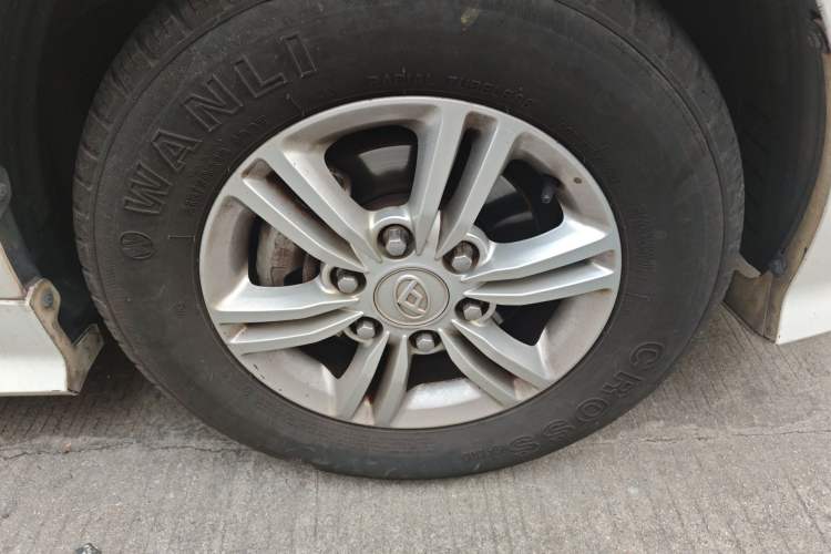 Used SAIC MAXUS G10 2019 Facelift PLUS 2.0T Automatic Smart Edition China VI Standard Right Front Wheel Hub