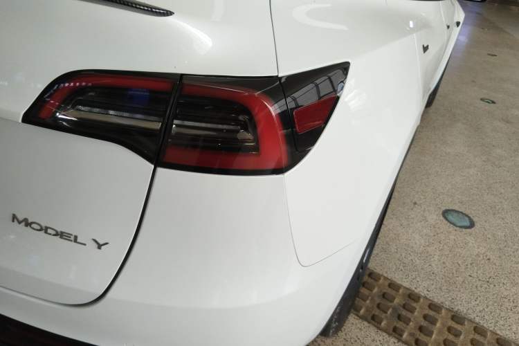 Used Tesla Model Y 2021 Standard Range Rear-Wheel Drive Version
