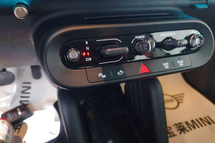 Used MINI Electric COOPER 2024 452km COOPER SE Artist
