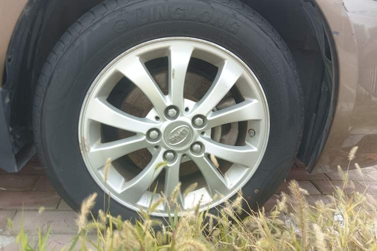 Used BYD G6 2013 1.5TI Manual Luxury Model