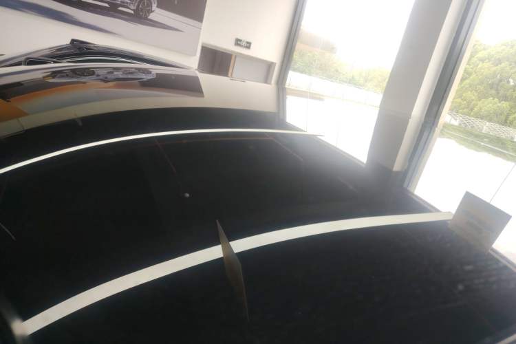 Used ONVO Luxeed L90 2025 Model—Ultra Six-Seater Version Roof