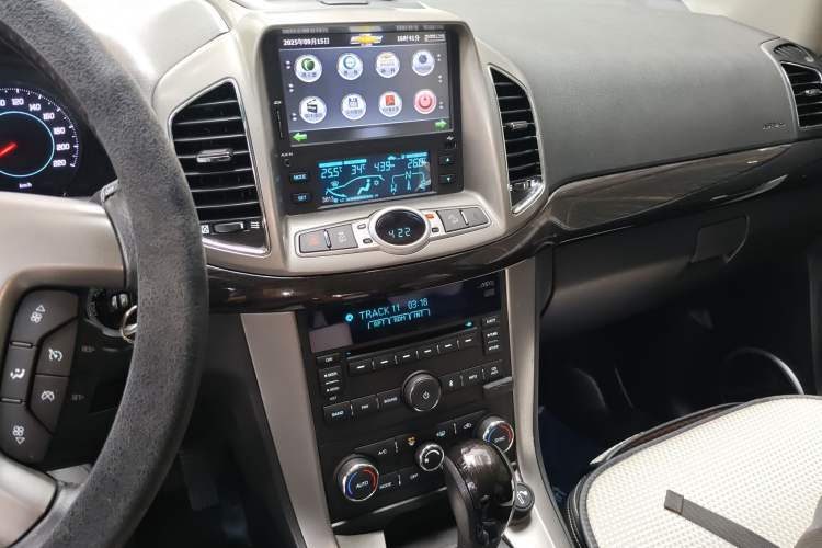 Used Chevrolet Captiva 2014 2.4L 4x4 Flagship Edition 7 Seats
