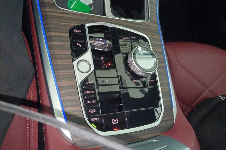 Used BMW X5 2023 xDrive 40Li M Sport Night Edition Package Gear Lever