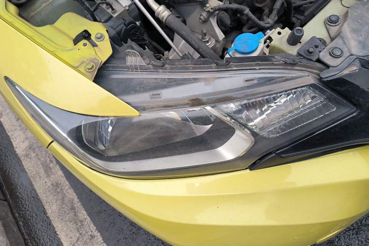 Used Honda Fit 2014 1.5L LX CVT Comfort Model Right Front Headlight