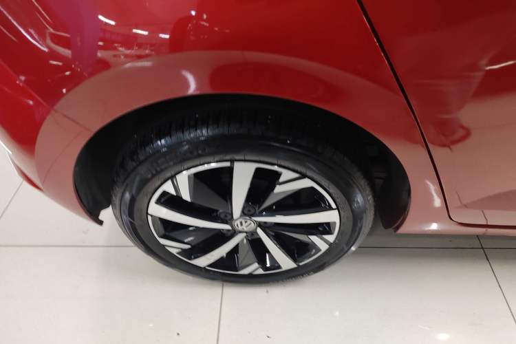 Used Volkswagen Polo 2019 Plus 1.5L Automatic Beats Trendy Cool Edition Right Rear Wheel Hub