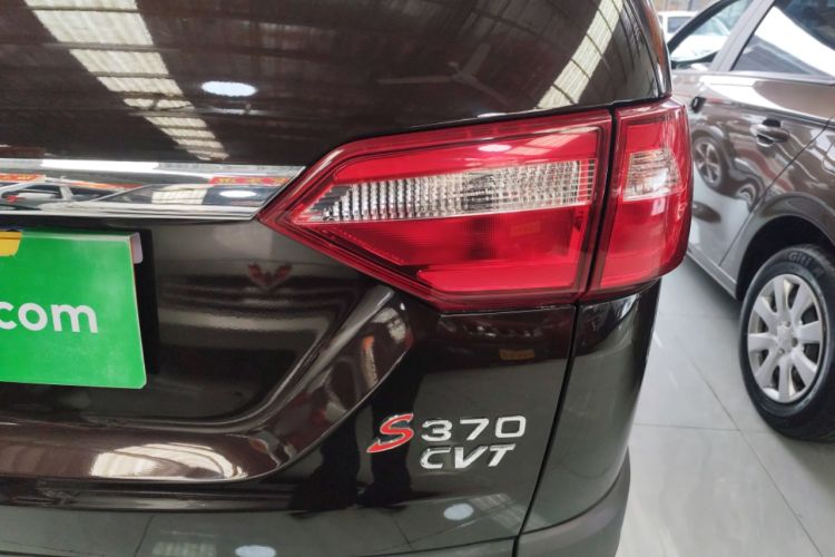 Used Dongfeng Fengon 370 2020 S370 1.5L CVT Luxury Model 5 Seats