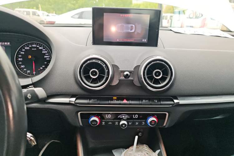 Used Audi A3 2014 Limousine 35 TFSI Automatic Comfort Model Audio And AC Panel