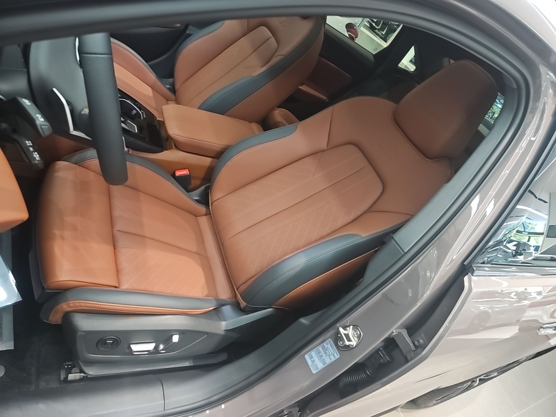 Vordere Reihe im Auto