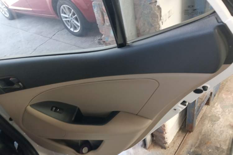 Used Kia K5 2014 2.0L Manual GL