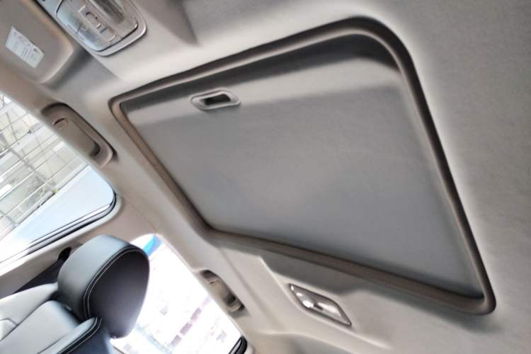 Used Land X2 2017 1.6L Automatic Platinum Edition
