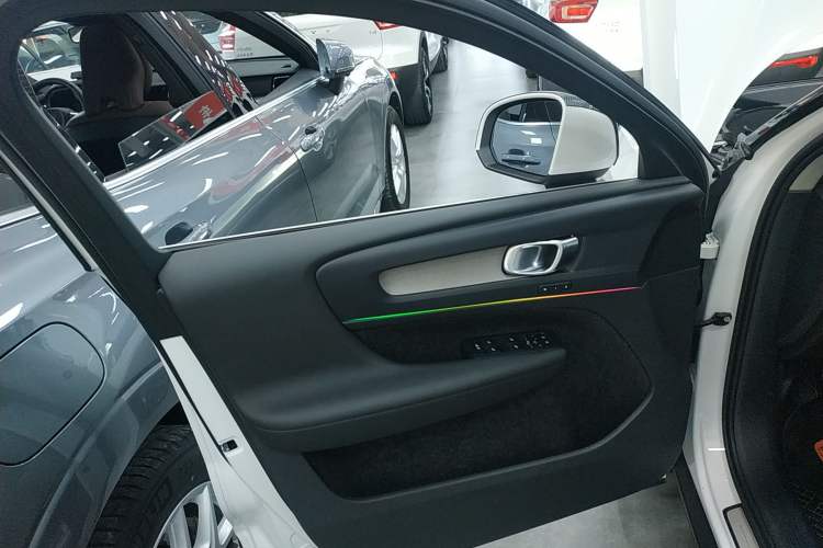 Used Volvo XC40 2022 T4 Four-Wheel Drive Smart & Luxurious Edition