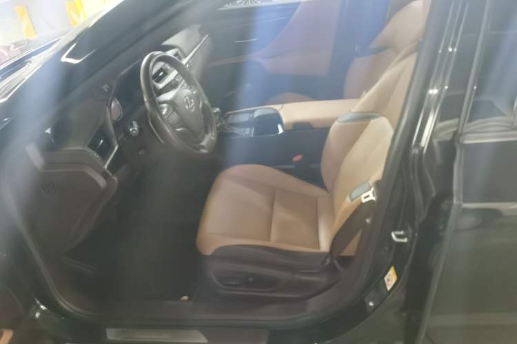 Used Lexus ES 2018 200 Excellence Edition China V Standard
