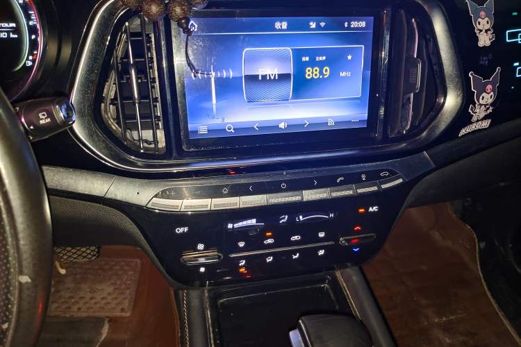 Used JETOUR X90 2019 1.6T DCT Luxury Touring Edition 7 Seats China VI Standard Audio And AC Panel