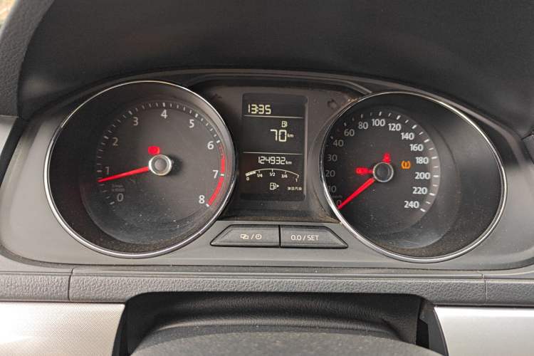 Used Volkswagen Lavida 2017 1.6L Manual Comfort Edition Instrument Cluster