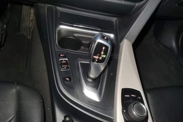 Used BMW 3 Series 2014 320Li Fashion Model
