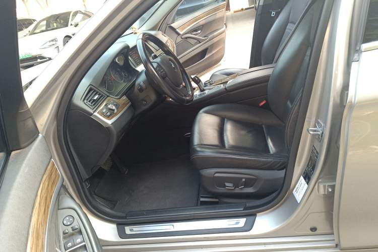 Used BMW 5 Series 2014 525Li Luxury Design Package
