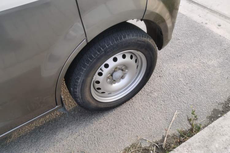 Used CHANGAN KUAYUE Xing V5 2021 1.6L Fortune-Attracting Edition Comfort Model DAM16KR Right Front Wheel Hub