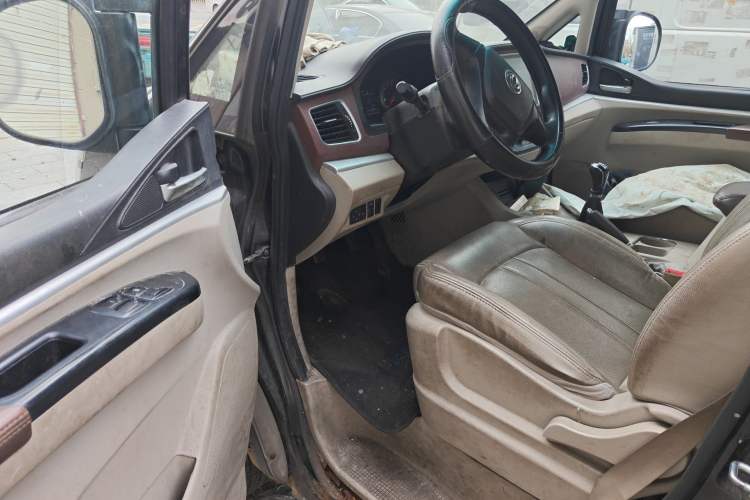 Used FORTHING Lingzhi 2017 M5L 1.6L 7-Seater Comfort Model