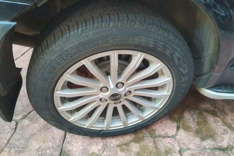 Used Land Rover Range Sport 2011 3.0 TDV6 Diesel Version Right Front Wheel Hub