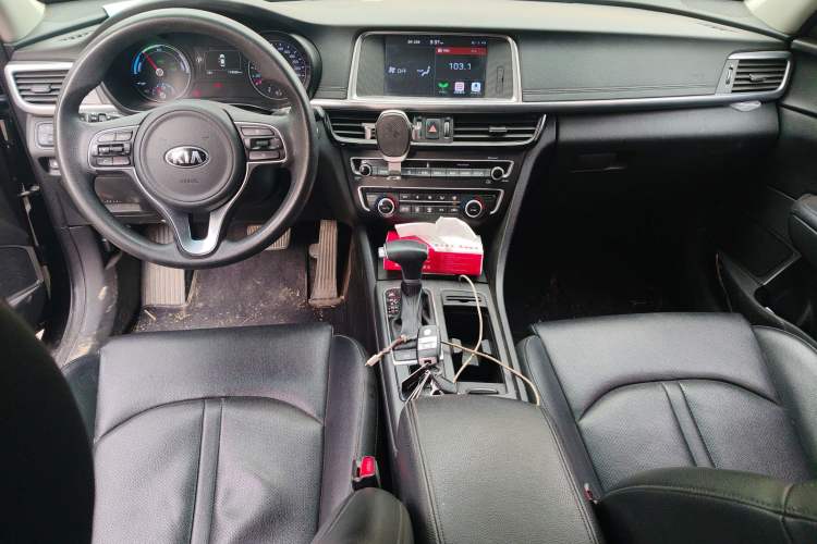 Used Kia K5 New Energy 2019 2.0L GLS Center Console