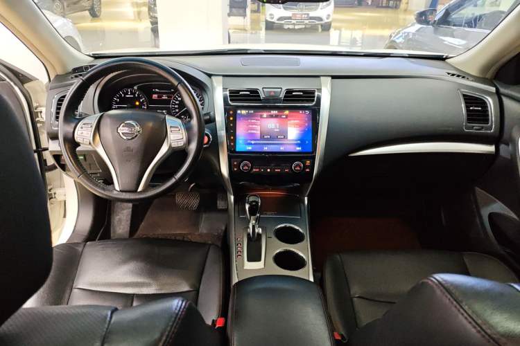 Used Nissan Teana 2018 2.0L XL Smart Upgrade Edition Center Console