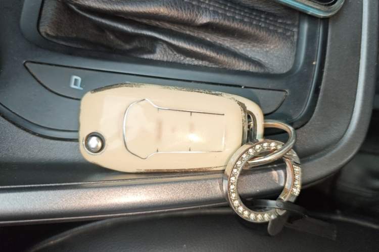 Used Ford Escort 2019 Revised 1.5L Automatic ZhiXiang Version (Tire Pressure Monitoring) China VI Standard Vehicle Key