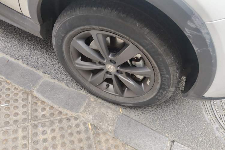 Used BYD Yuan New Energy 2018 EV360 Smart Connect Cool Edition Right Front Wheel Hub