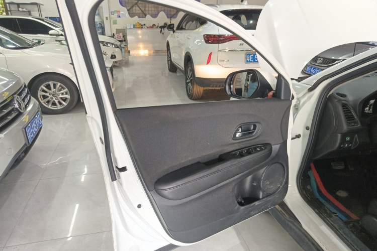 Used Honda Vezel 2020 1.5L CVT Pioneer Edition