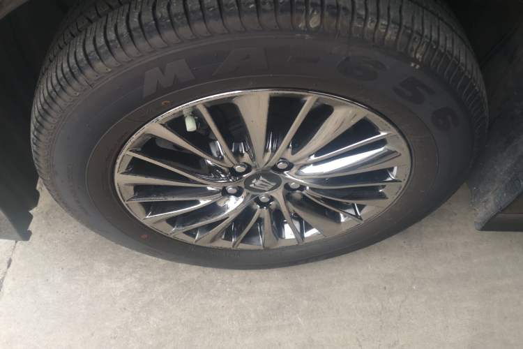 Used Toyota Vellfire 2023 Crown Dual-Engine 2.5L HV Ultimate Edition
