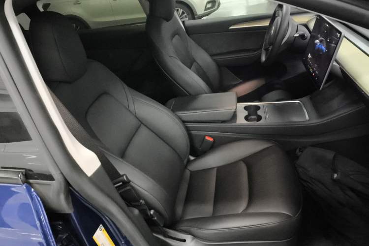 Used Tesla Model Y 2022 Rear-Wheel-Drive Version
