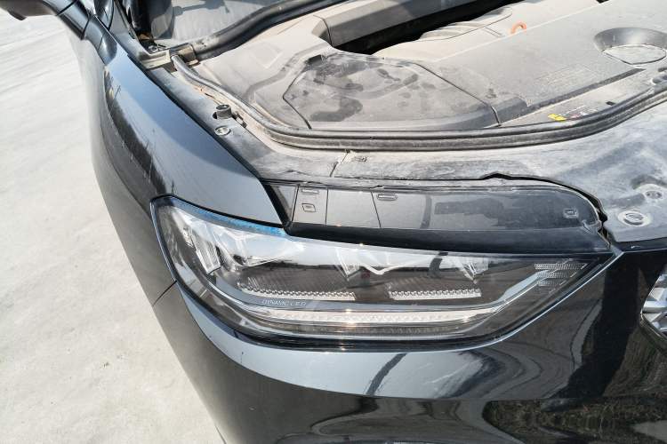 Used Wey VV5 2021 1.5T Two-Wheel Drive Color Pioneer Right Front Headlight