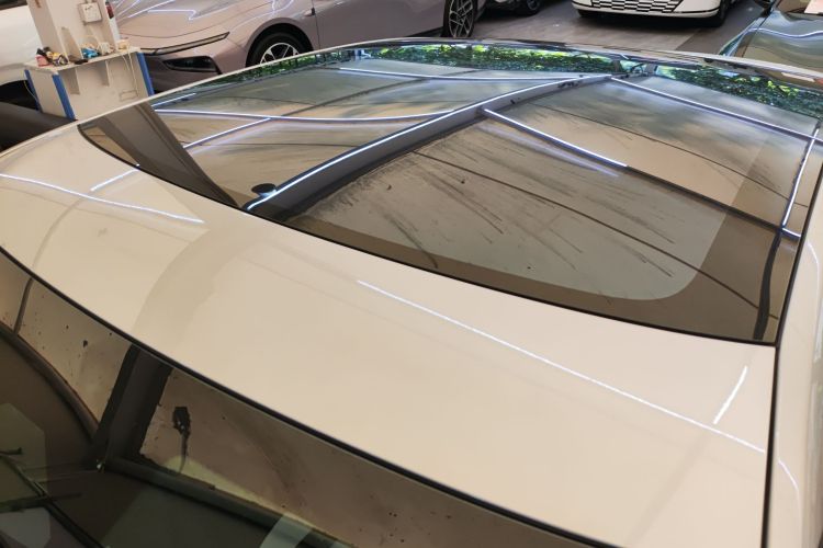 Used XPeng P7 2025 Model—750 All-Wheel-Drive High-Performance Ultra Roof