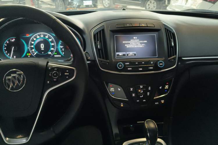 Used Buick Regal 2015 1.6T Elite Tech Model Center Console