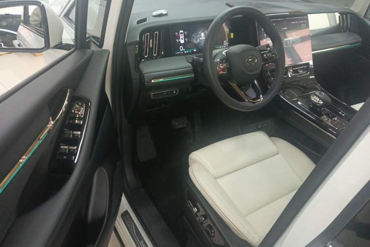 Used GAC Trumpchi E9 2025 E9 Superfast Charging – Master Series