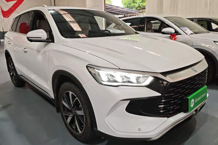 Used BYD Song Pro New Energy 2023 Champion Edition DM-i 71KM Leading Model Front Right 45 Deg