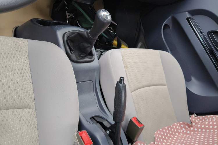 Used Jinbei T5 2022 1.6L Standard Version Rear Dual Wheels 3.4 Meters China VI SWD16M