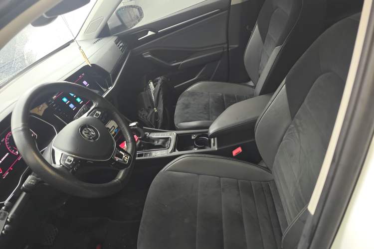 Used Volkswagen Sagitar 2021 280TSI DSG Luxury Smart Connectivity Edition Left Front Seat