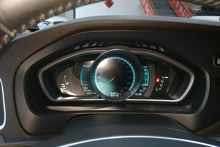 Used Volvo V40 2015 1.6T Zhiyi Edition Instrument Cluster