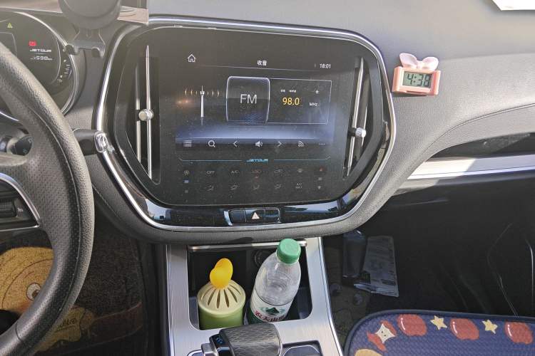 Used JETOUR X70 2020 1.5T DCT Comfort Edition 5-seater Audio And AC Panel