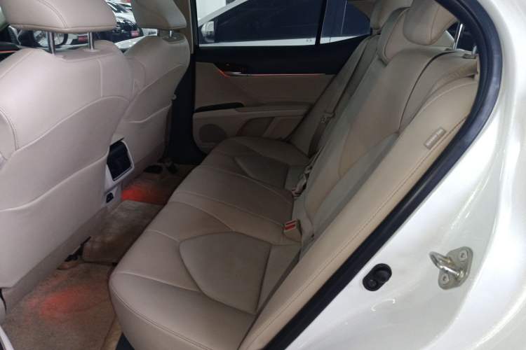 Used Toyota Camry 2021 2.5G Luxury Edition
