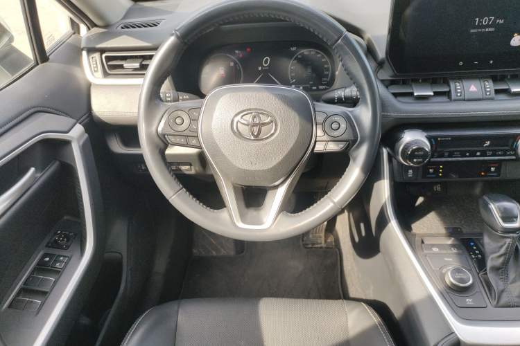Used Toyota Wildlander 2023 Dual-Motor 2.5L E-CVT Four-Wheel Drive Prestige Edition Steering Wheel